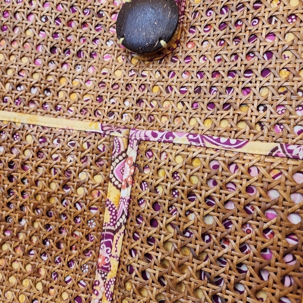 Vera Bradley Tiki Tote With Coconut Shell Clasp Shoulder Bag Pink Yellow Beach - Picture 2 of 12